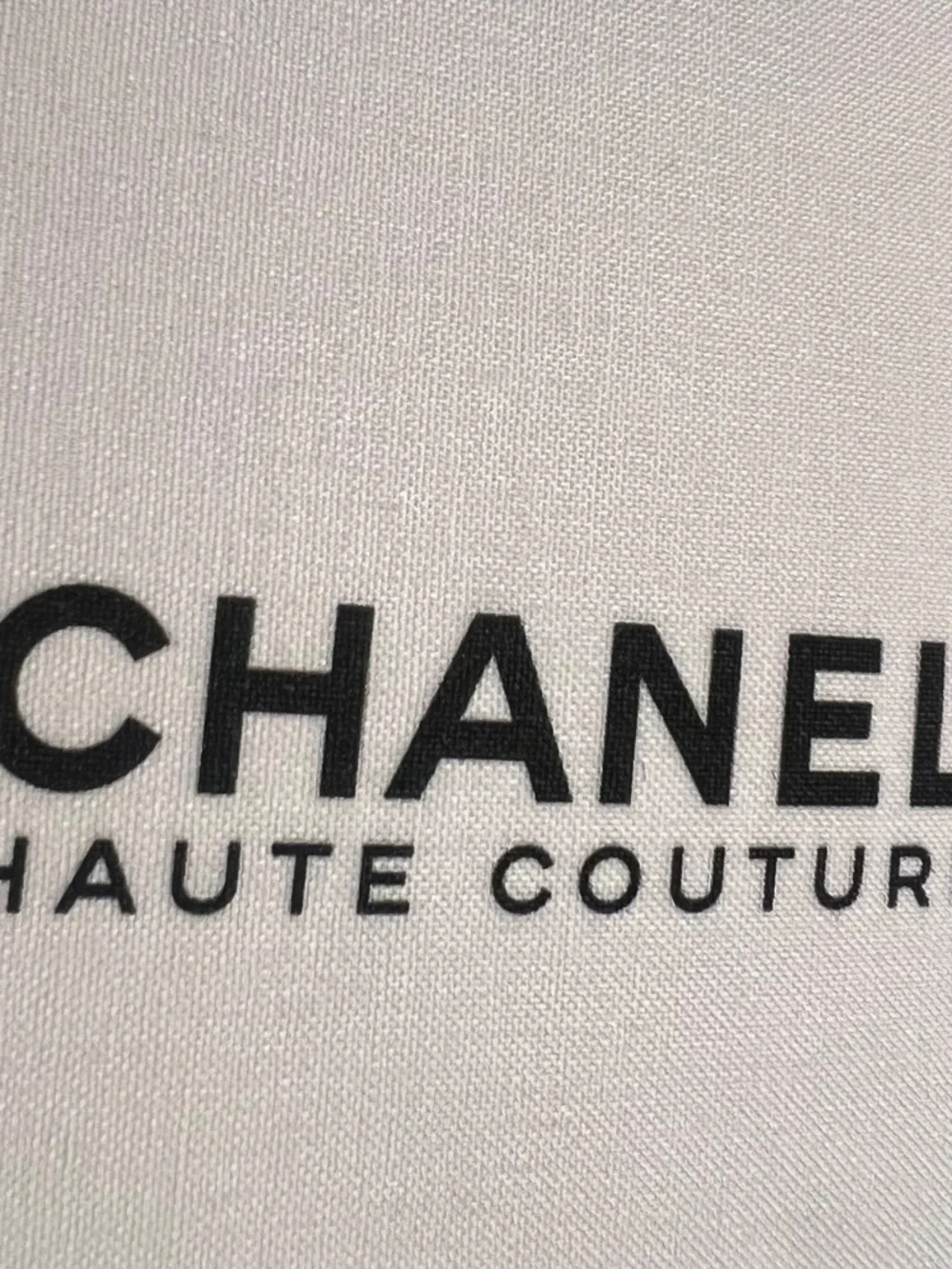 New 2020 CHANEL Haute Couture Printemps Été Collection Lookbook & Linen Bag